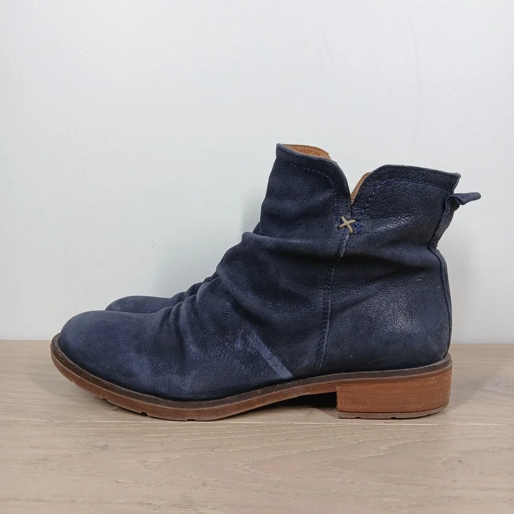 Sofft Ankle Boots Womens 6.5 Blue Leather Ankle Chelsea Distressed Casual